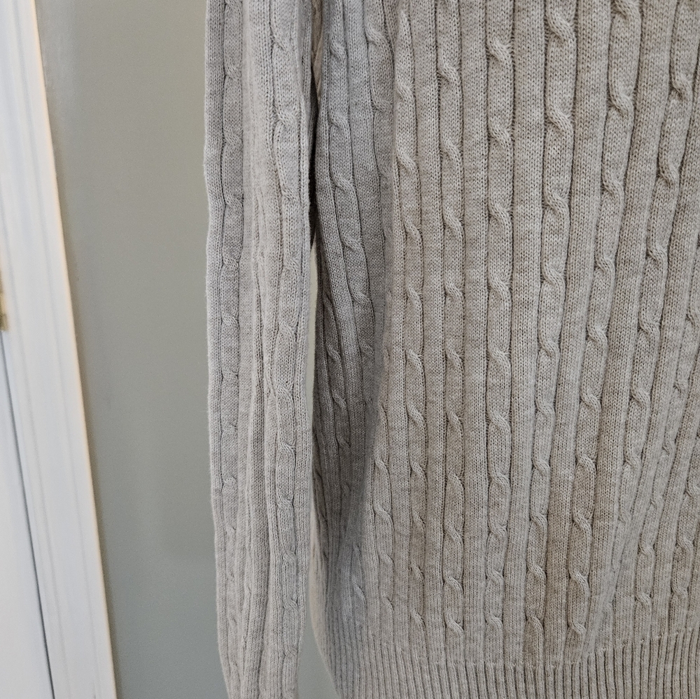 Kim Rogers Women's Size Medium Classic Cable Knit Sweater in Beige Collar V-Neck - Picture 10 of 15